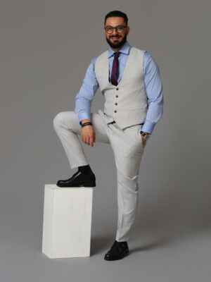 Pantaloni bărbătești din stofă gri deschis